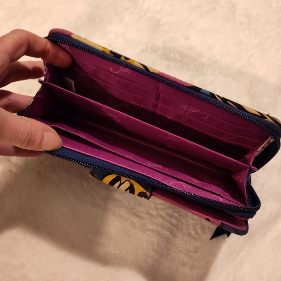 Like-New VERA BRADLEY Wallet - Picture 5 of 10